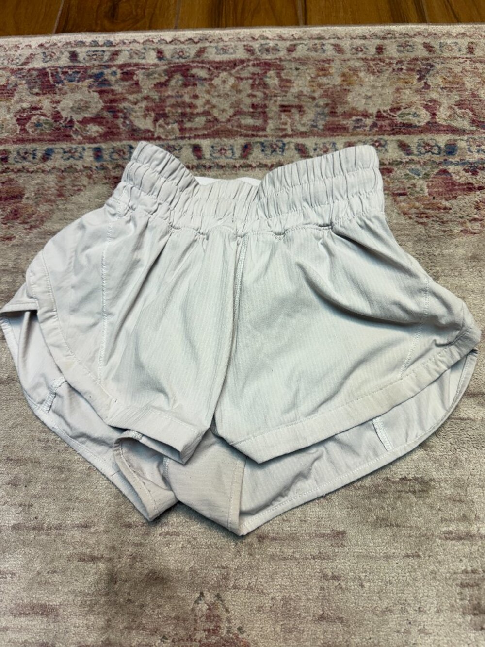 Lululemon Kids Girls Light Gray Hotty Hot Shorts-Size 2 In Great Shape!